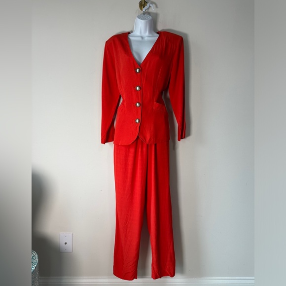 🔥 PRICE DROP🔥 Vintage Burnt Orange Blazer & High Waisted Pleated Front Trouses - Picture 3 of 7